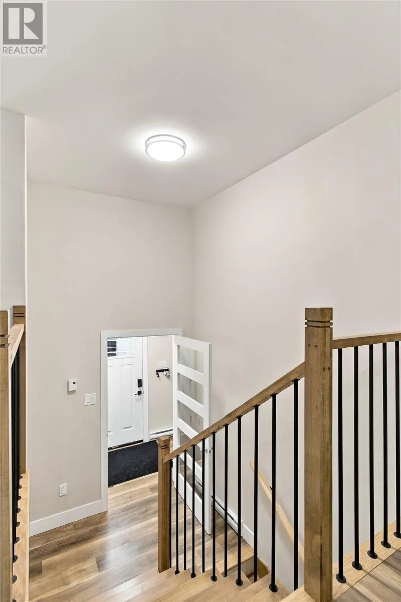 15 Kemble Avenue
