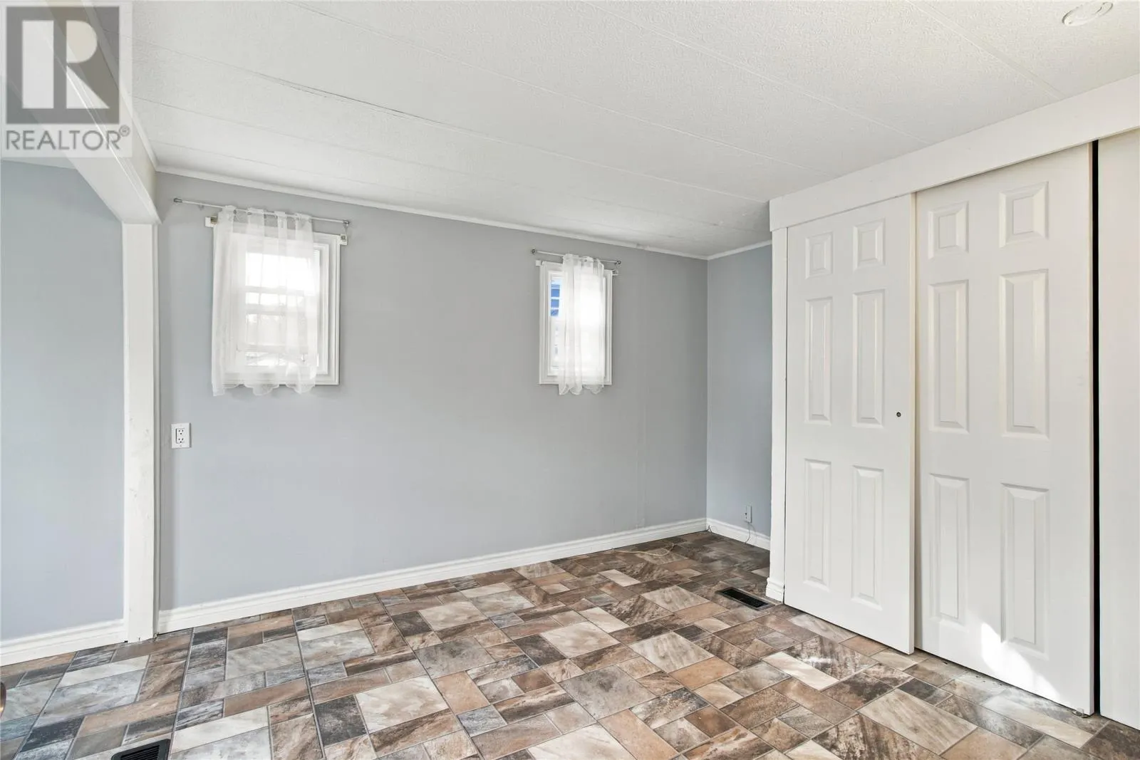 60 Meadowbrook Drive
