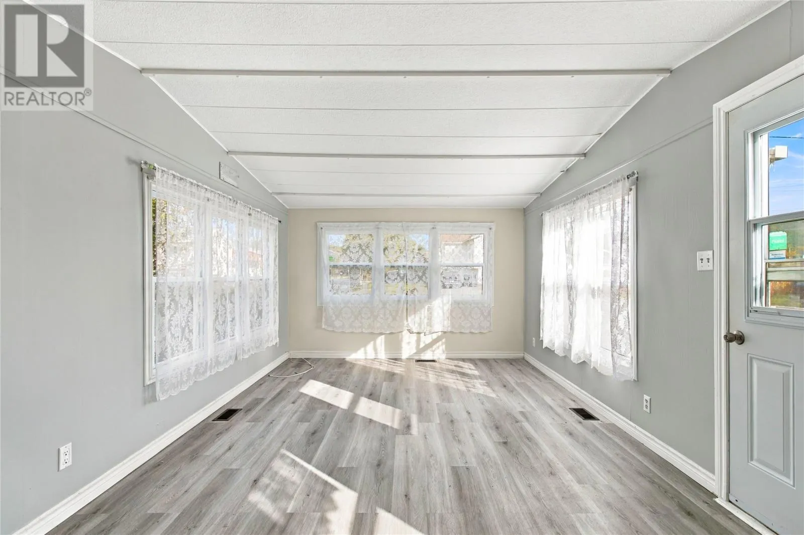 60 Meadowbrook Drive