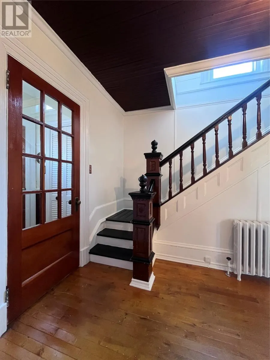 5 Seaview Street