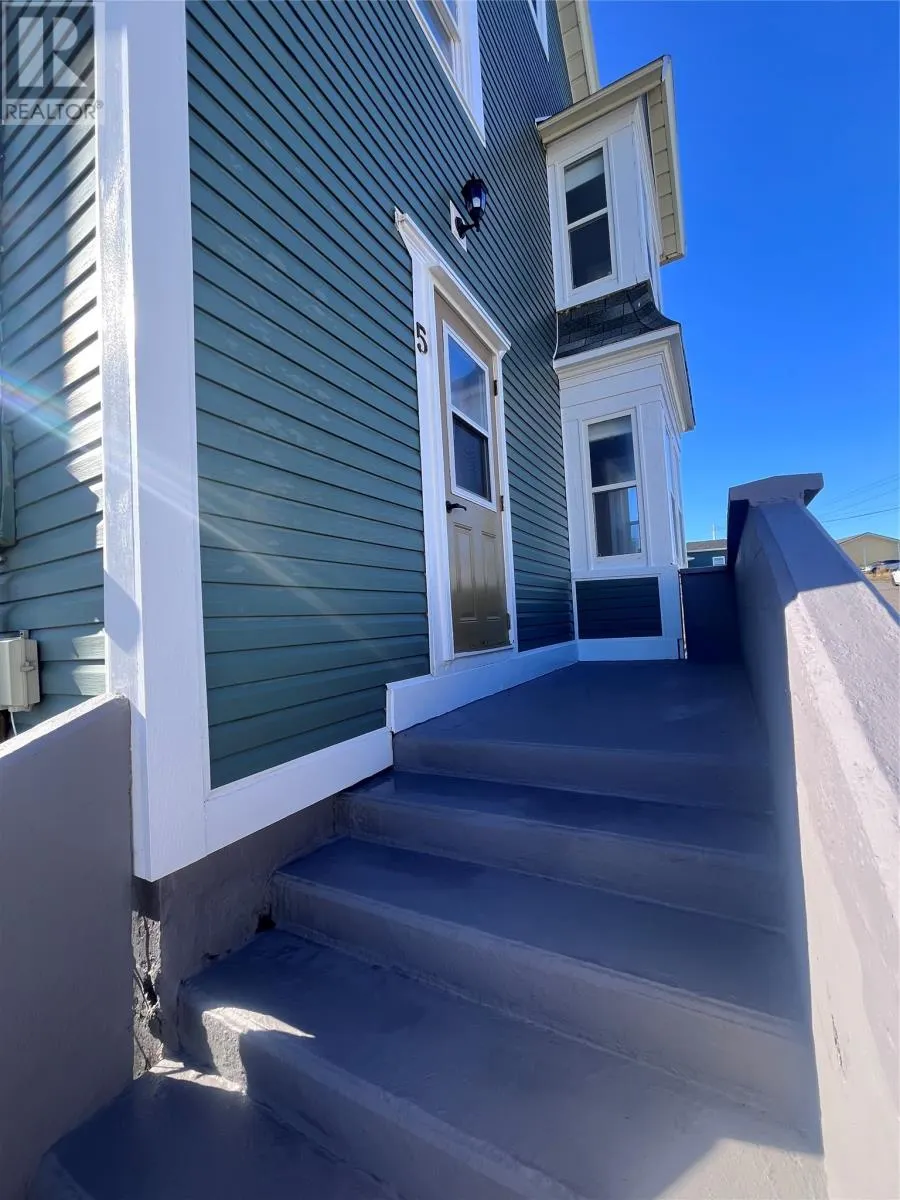 5 Seaview Street
