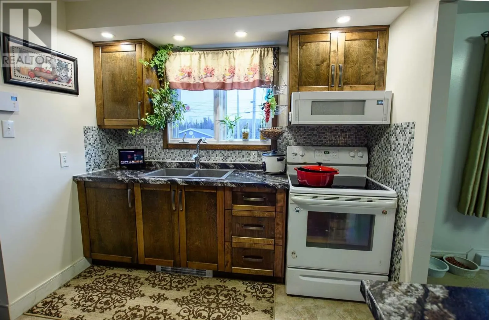 826 Tamarack Drive