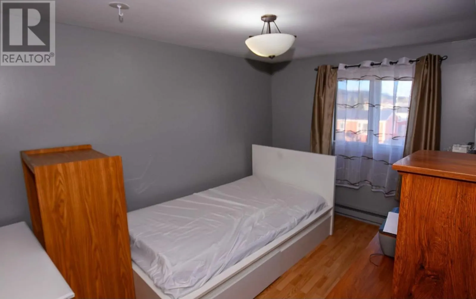 826 Tamarack Drive