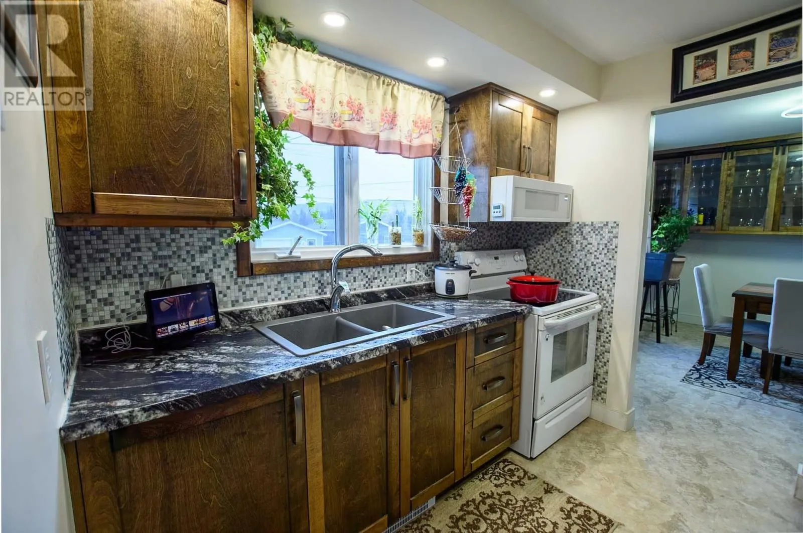 826 Tamarack Drive