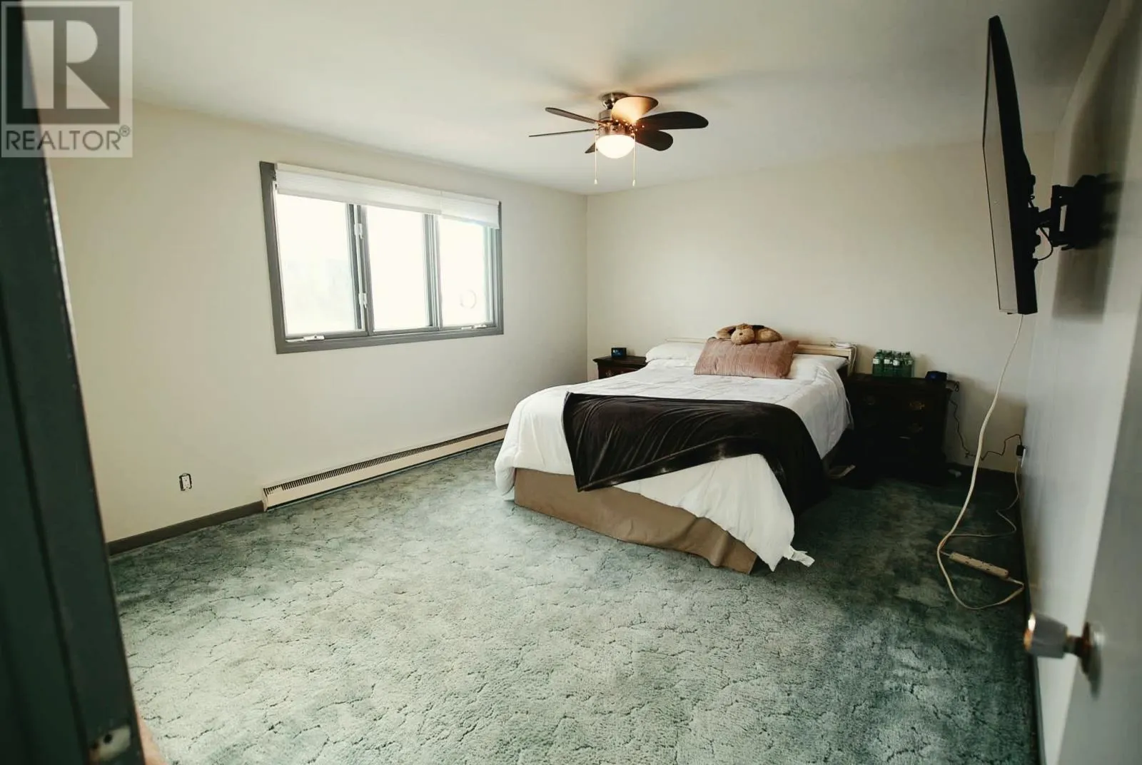 826 Tamarack Drive