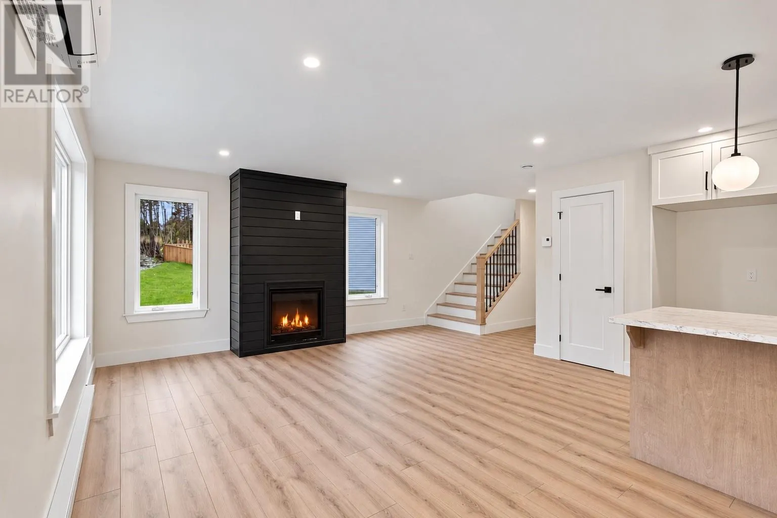 8 St. Lawrence Place
