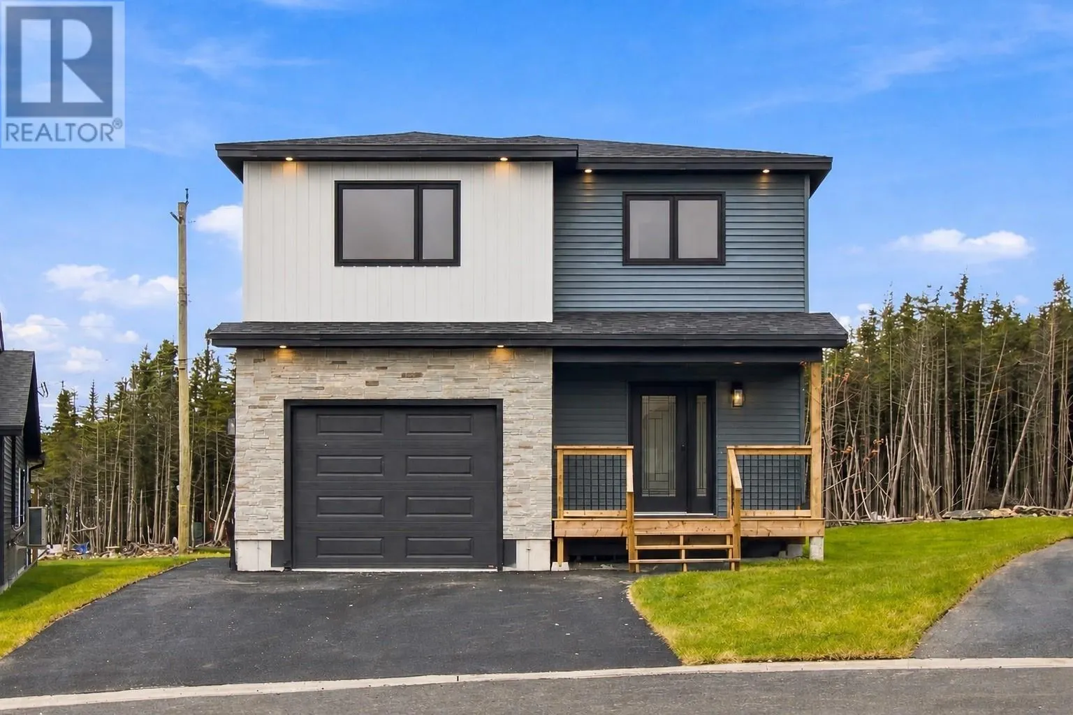 8 St. Lawrence Place