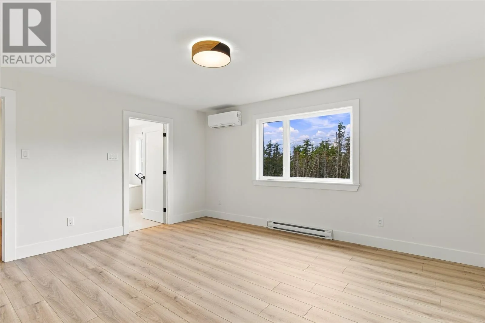 8 St. Lawrence Place