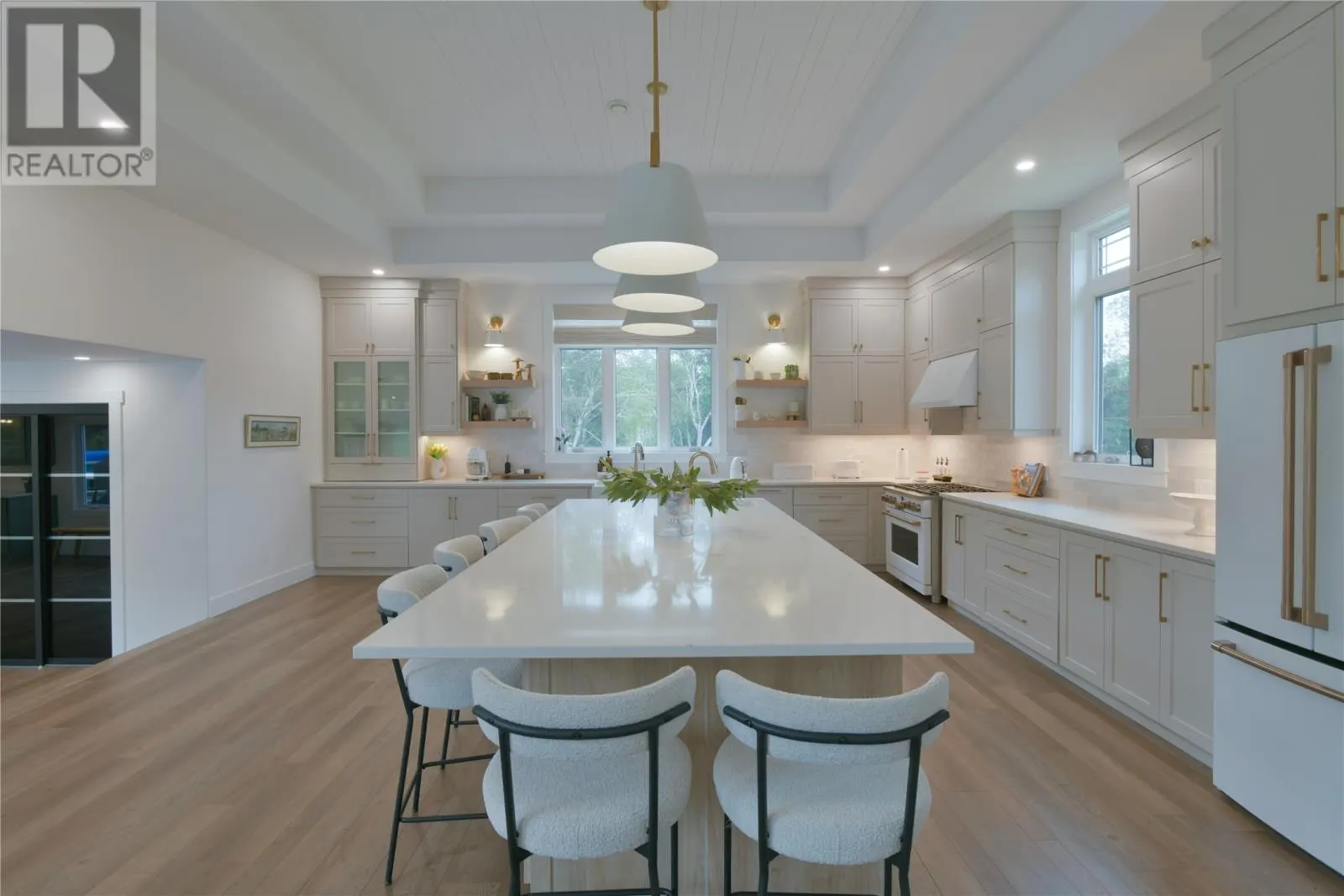 53 Lawrence Pond Road E
