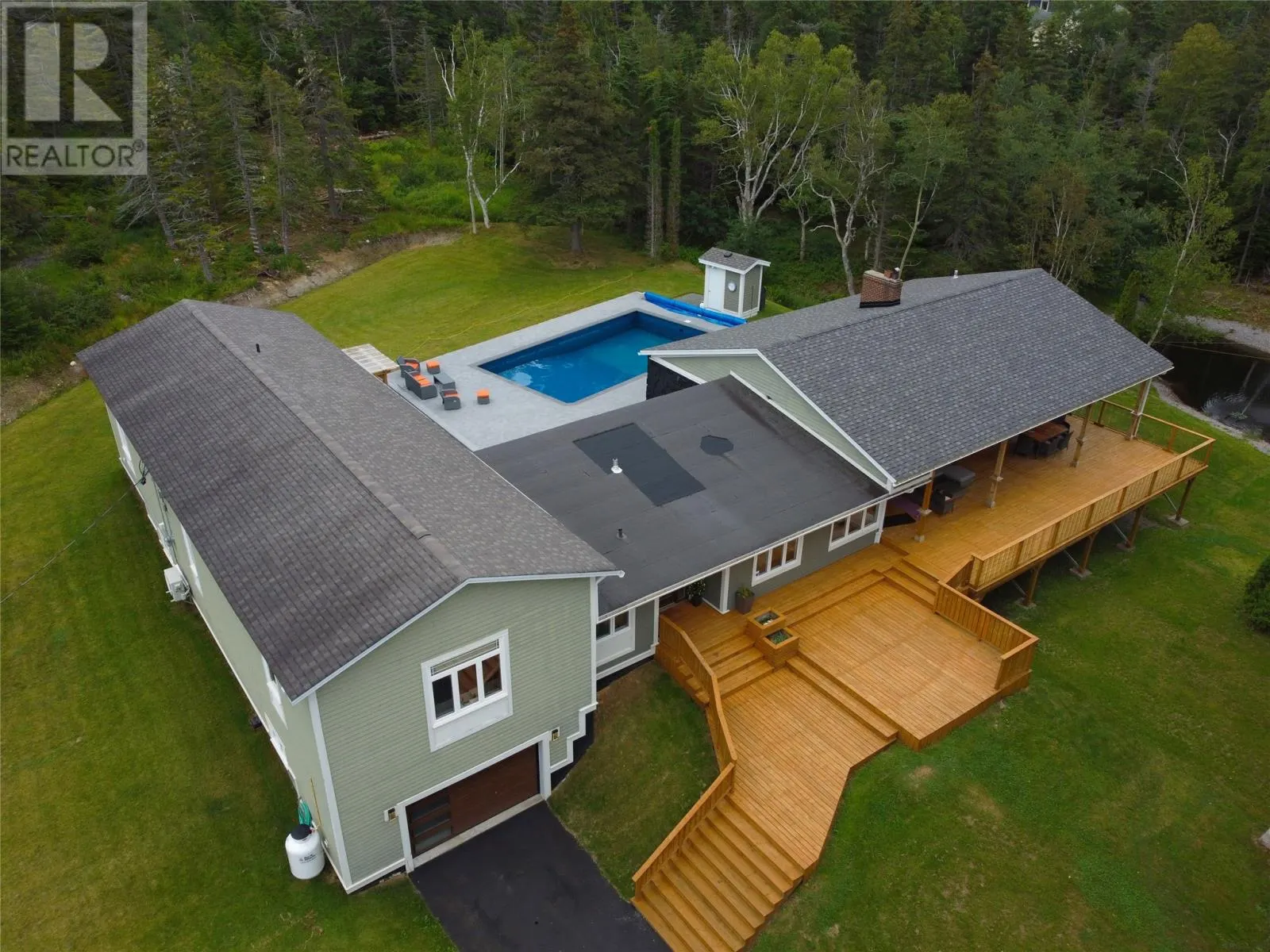 53 Lawrence Pond Road E