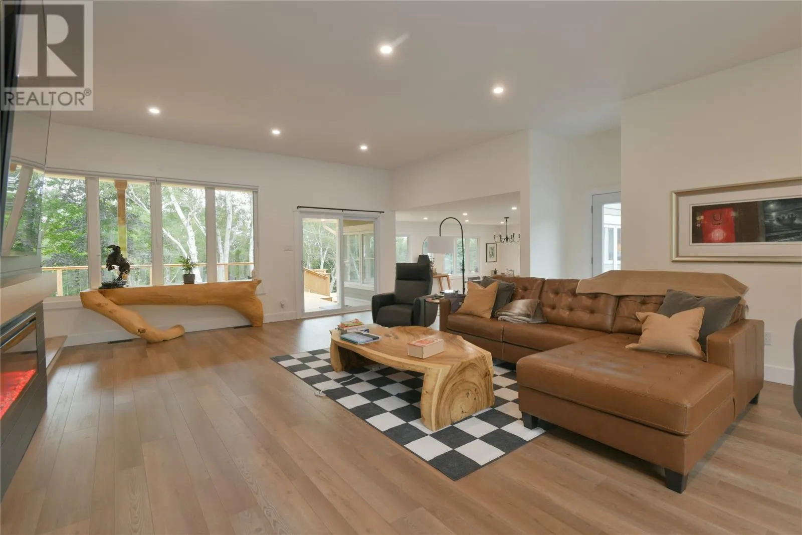 53 Lawrence Pond Road E