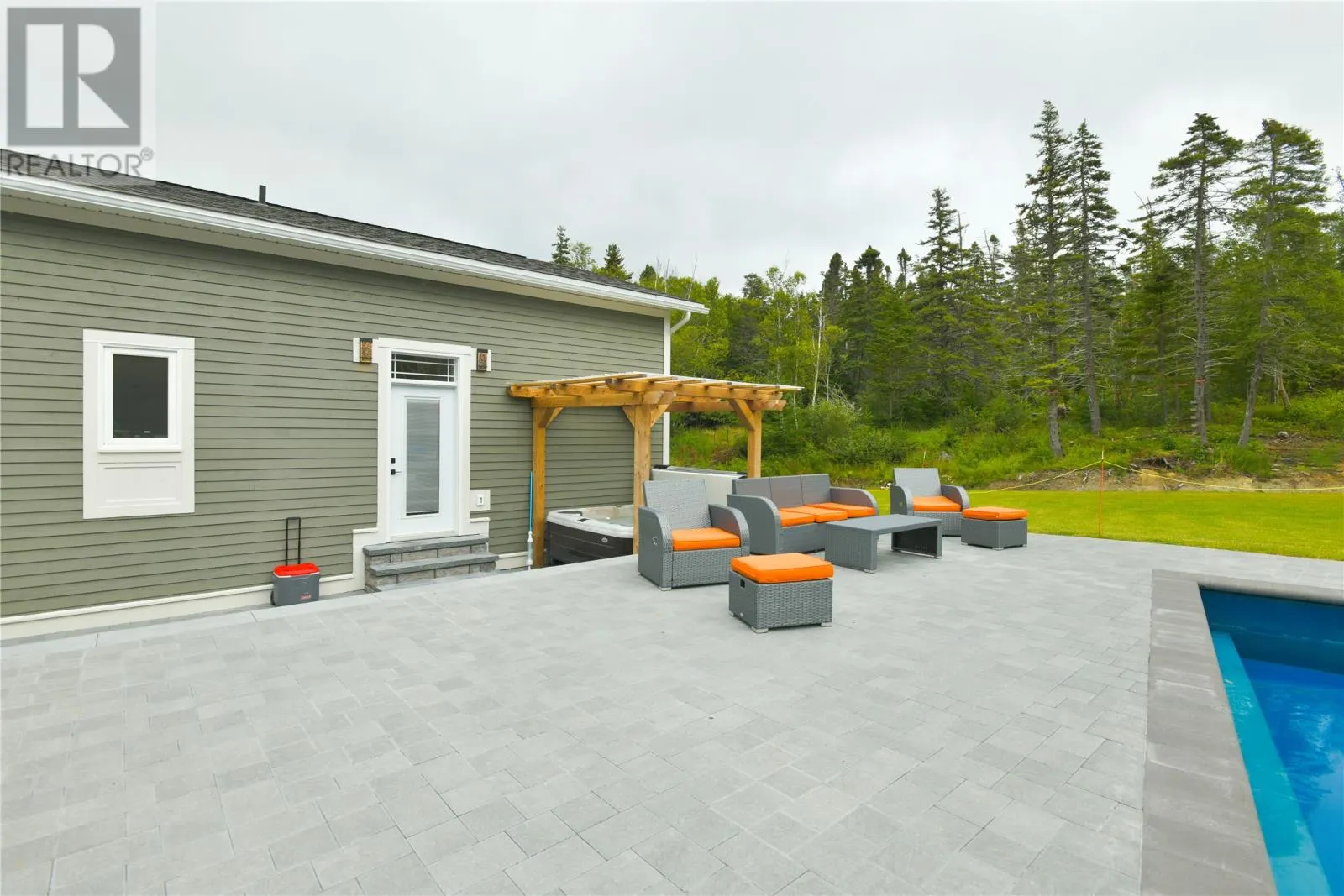 53 Lawrence Pond Road E