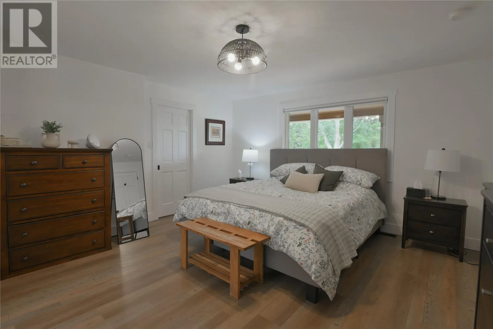 53 Lawrence Pond Road E