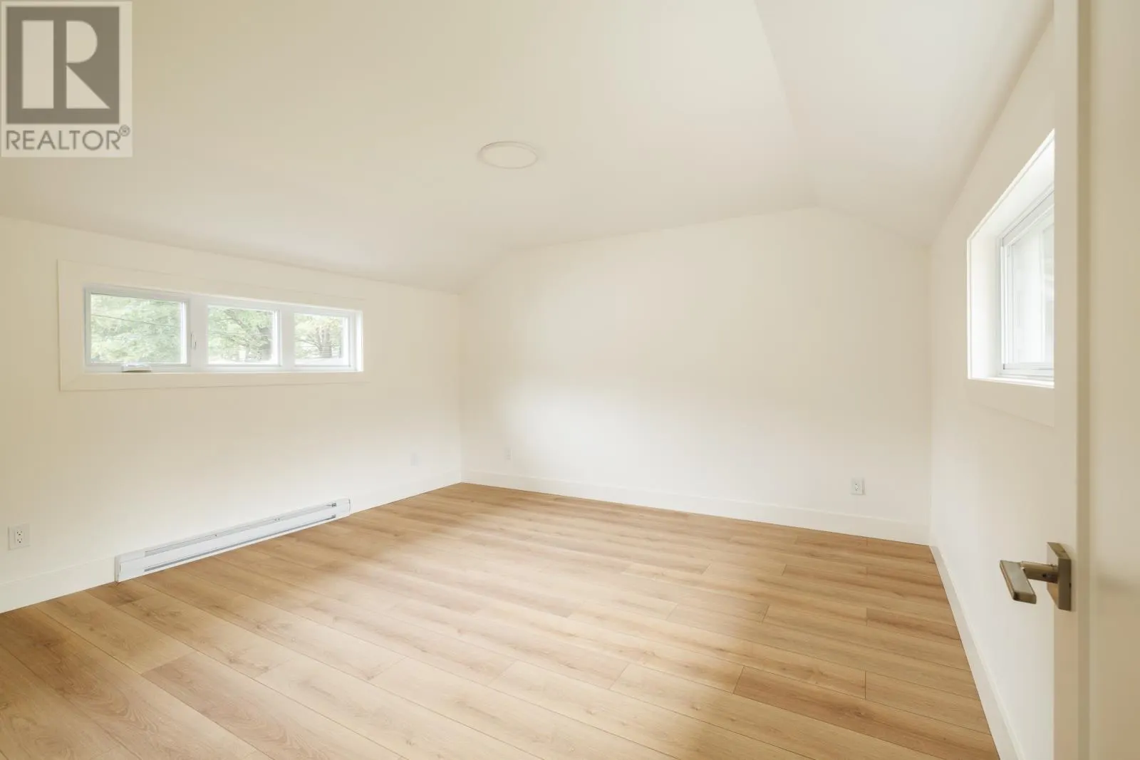 2 Milbanke Street