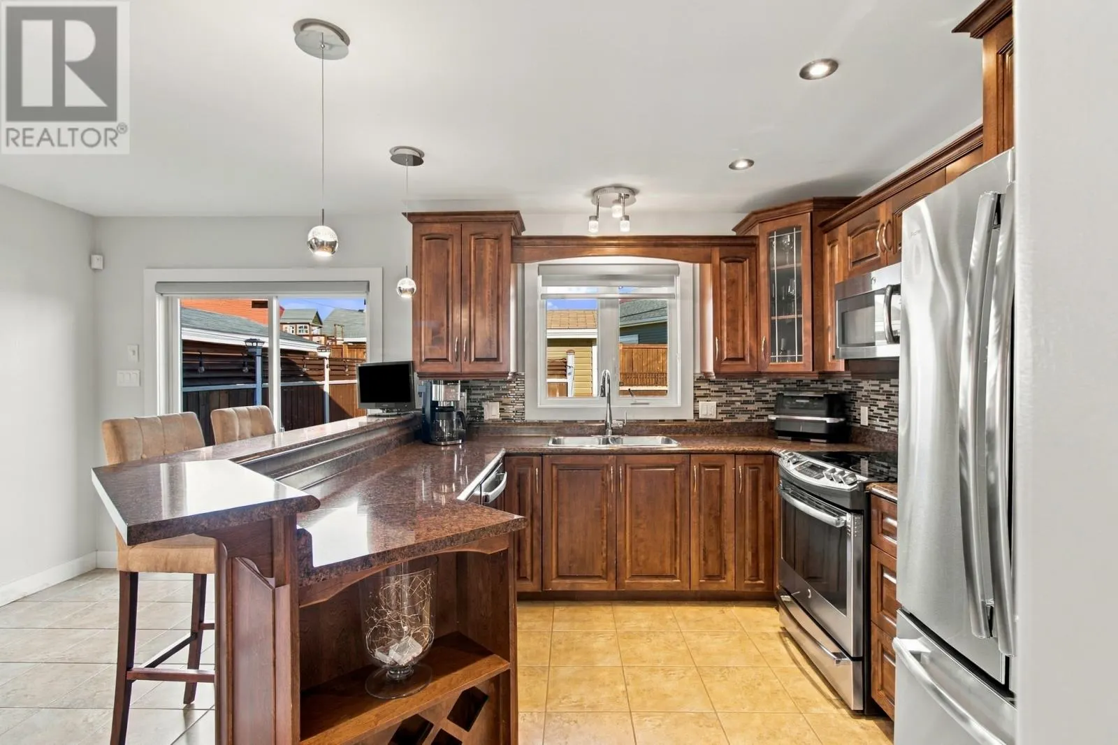 2 Finlaystone Drive