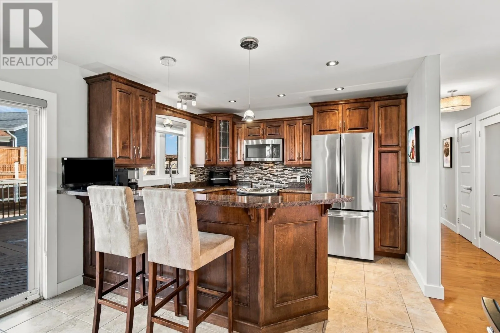 2 Finlaystone Drive