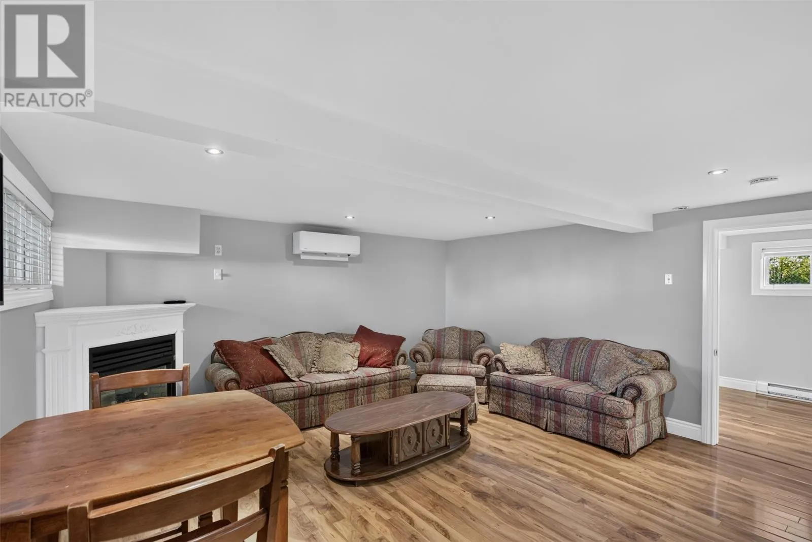 33 Albany Street