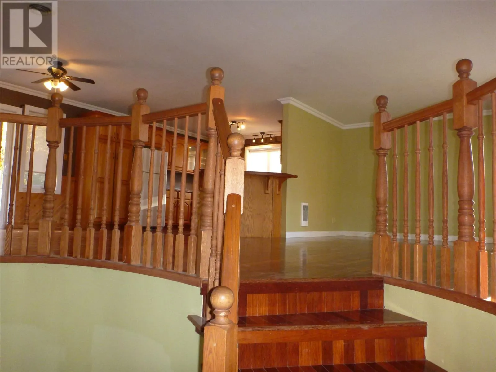 11 High Birchy Crescent