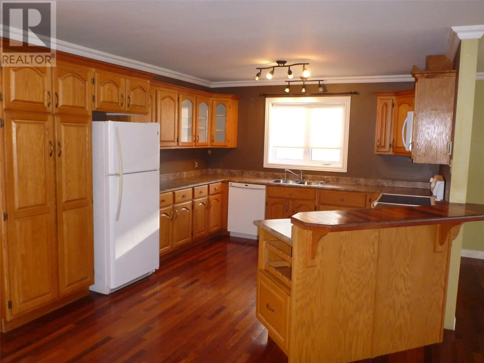 11 High Birchy Crescent