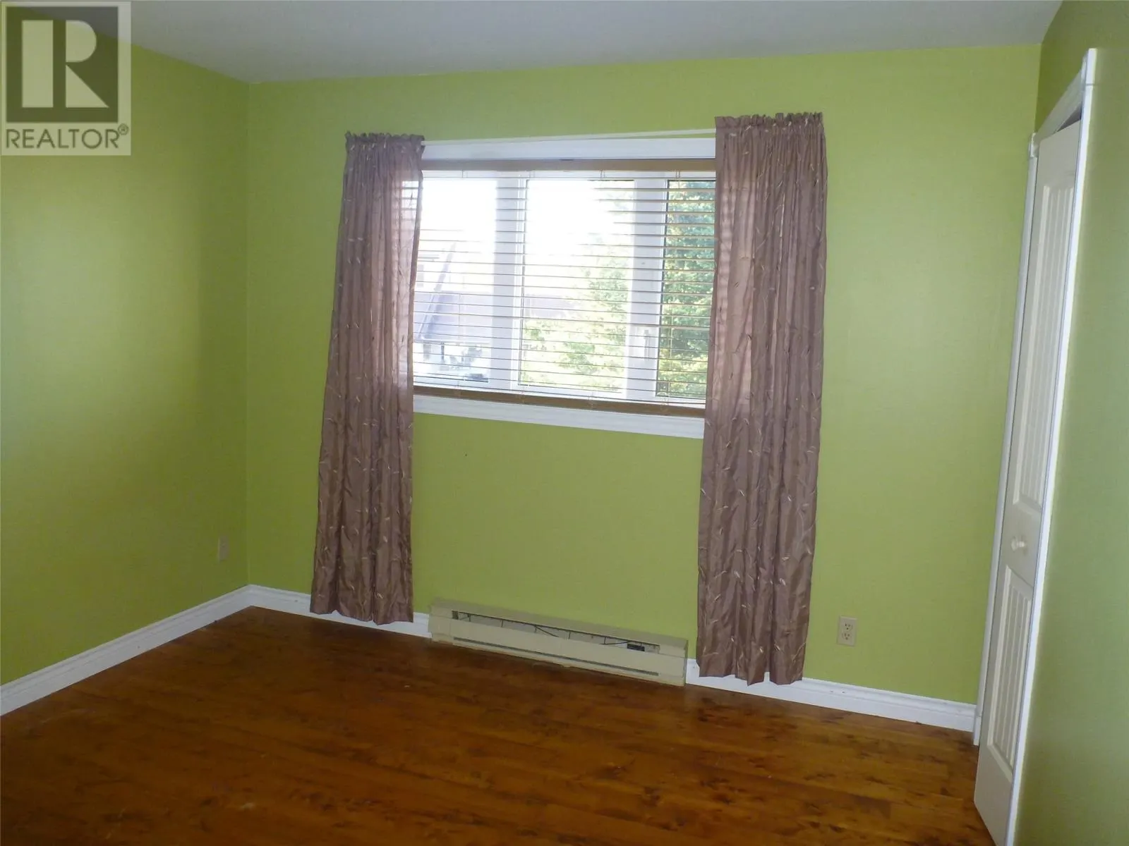 11 High Birchy Crescent