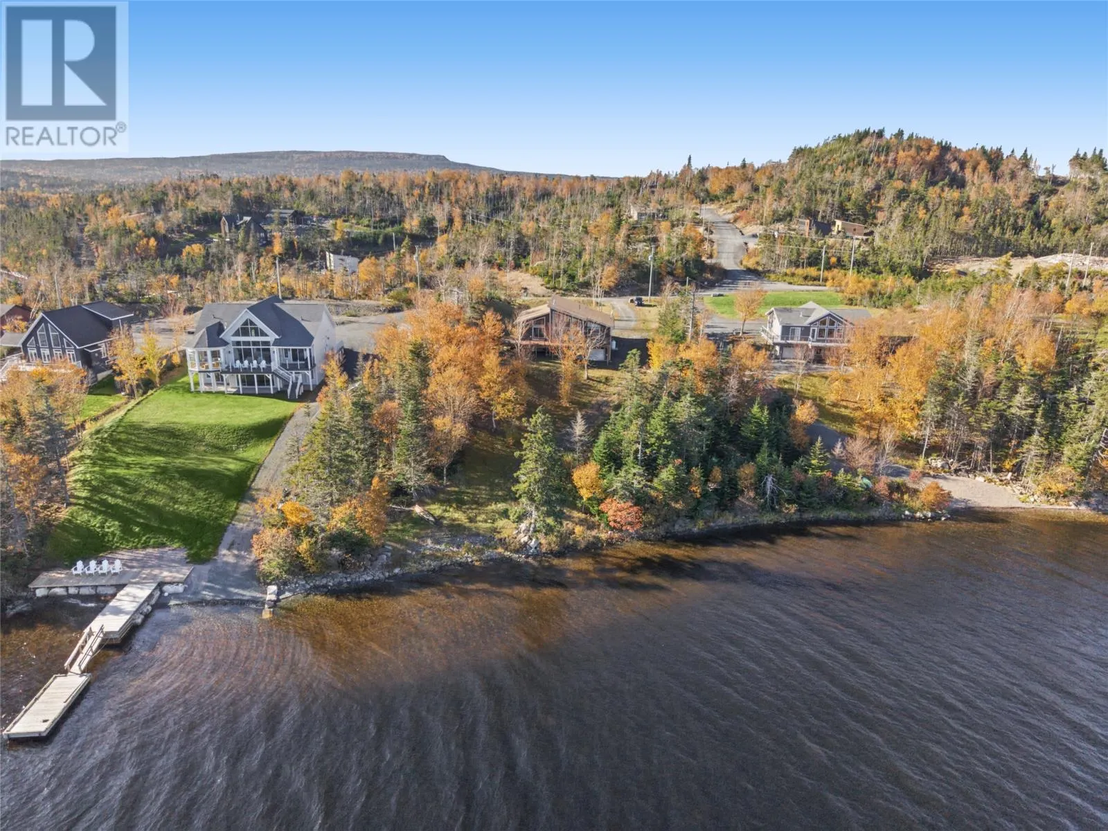 9 Lakeside Drive