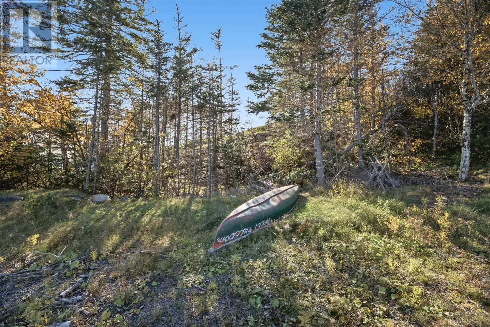 9 Lakeside Drive