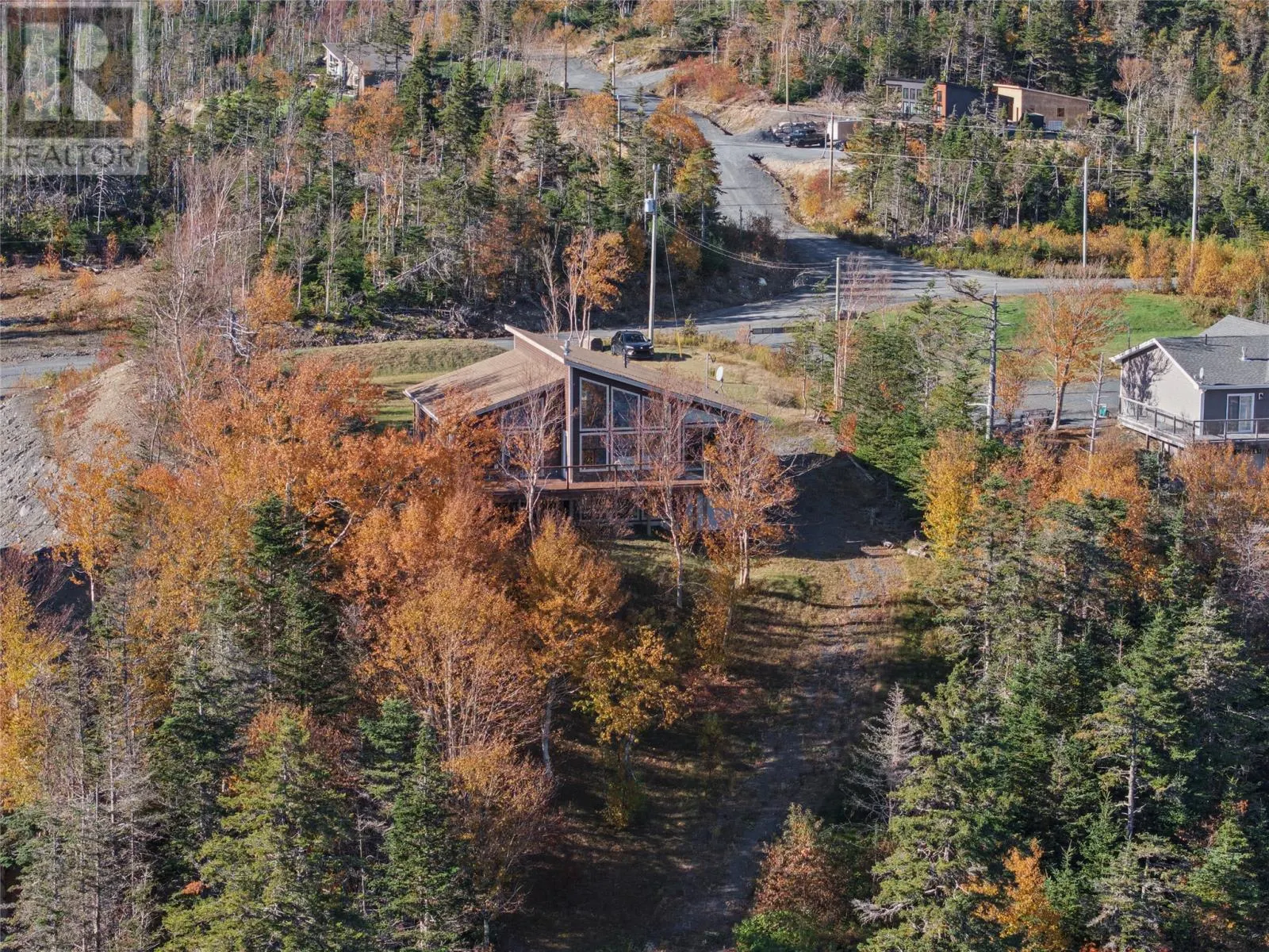 9 Lakeside Drive
