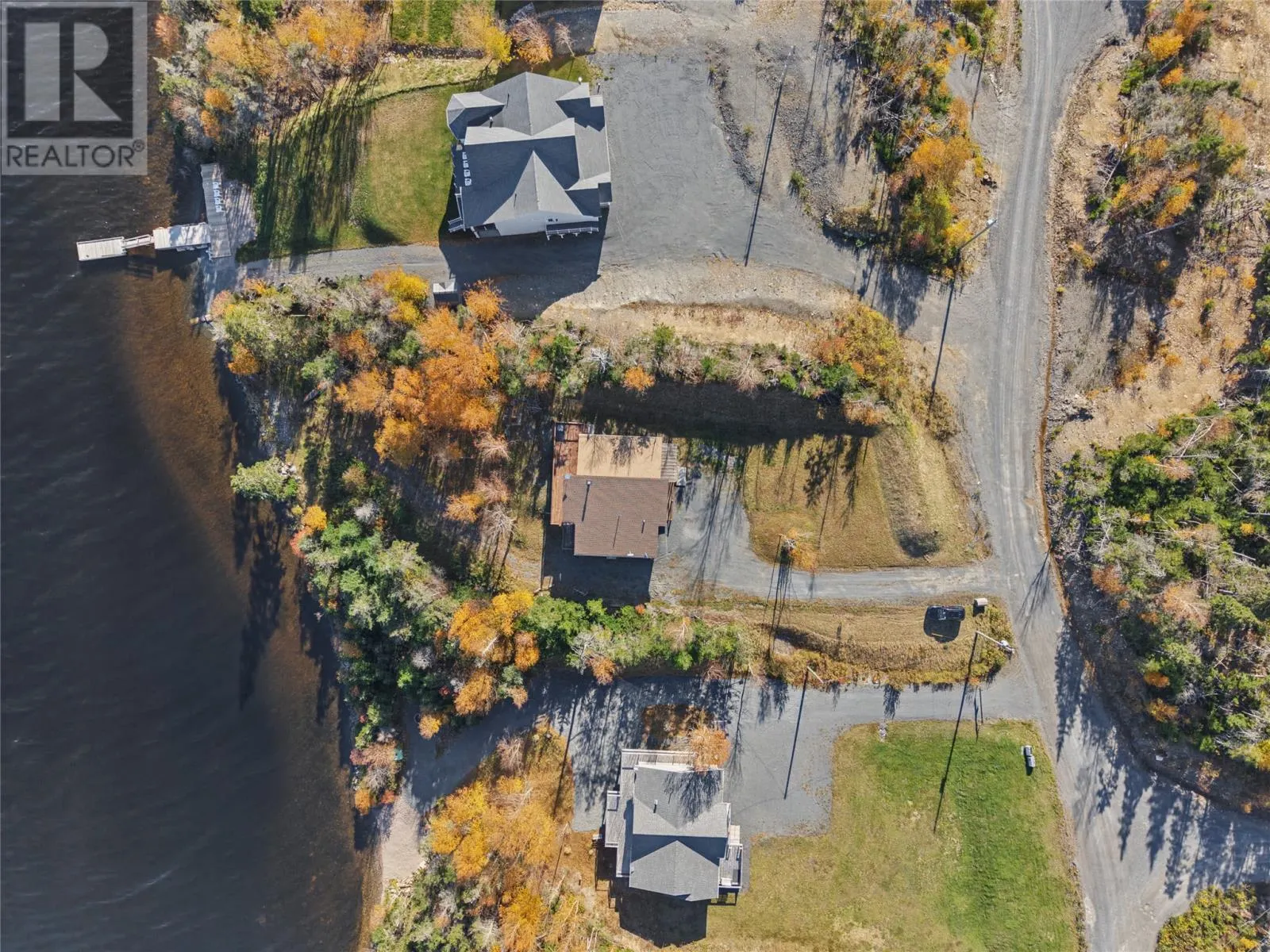 9 Lakeside Drive