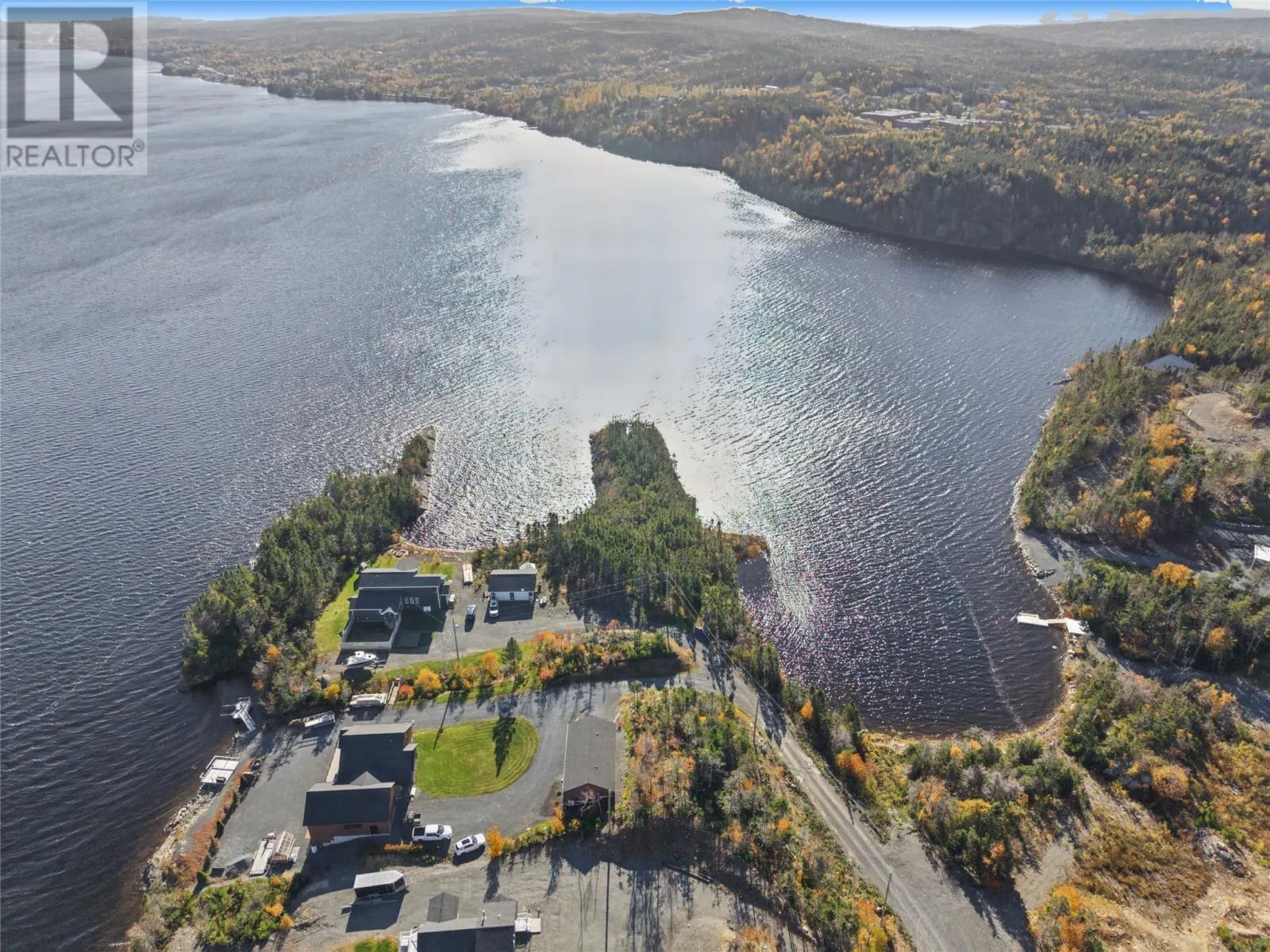 9 Lakeside Drive