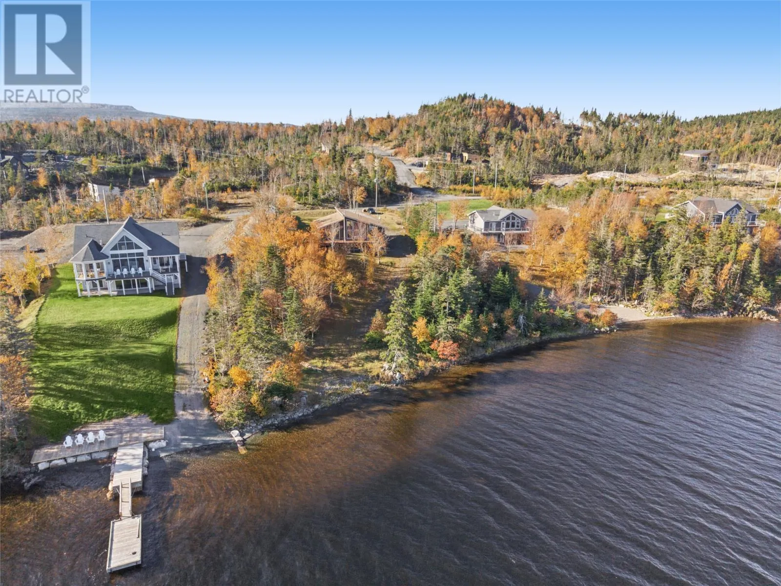 9 Lakeside Drive