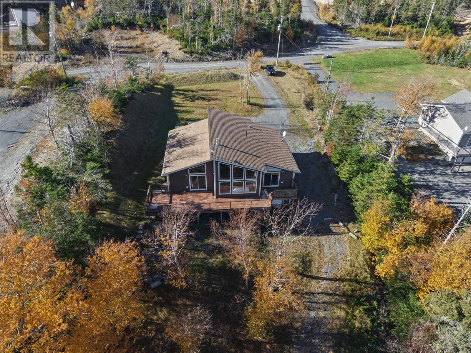 9 Lakeside Drive