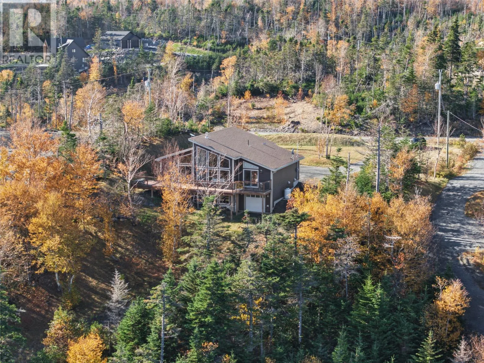 9 Lakeside Drive