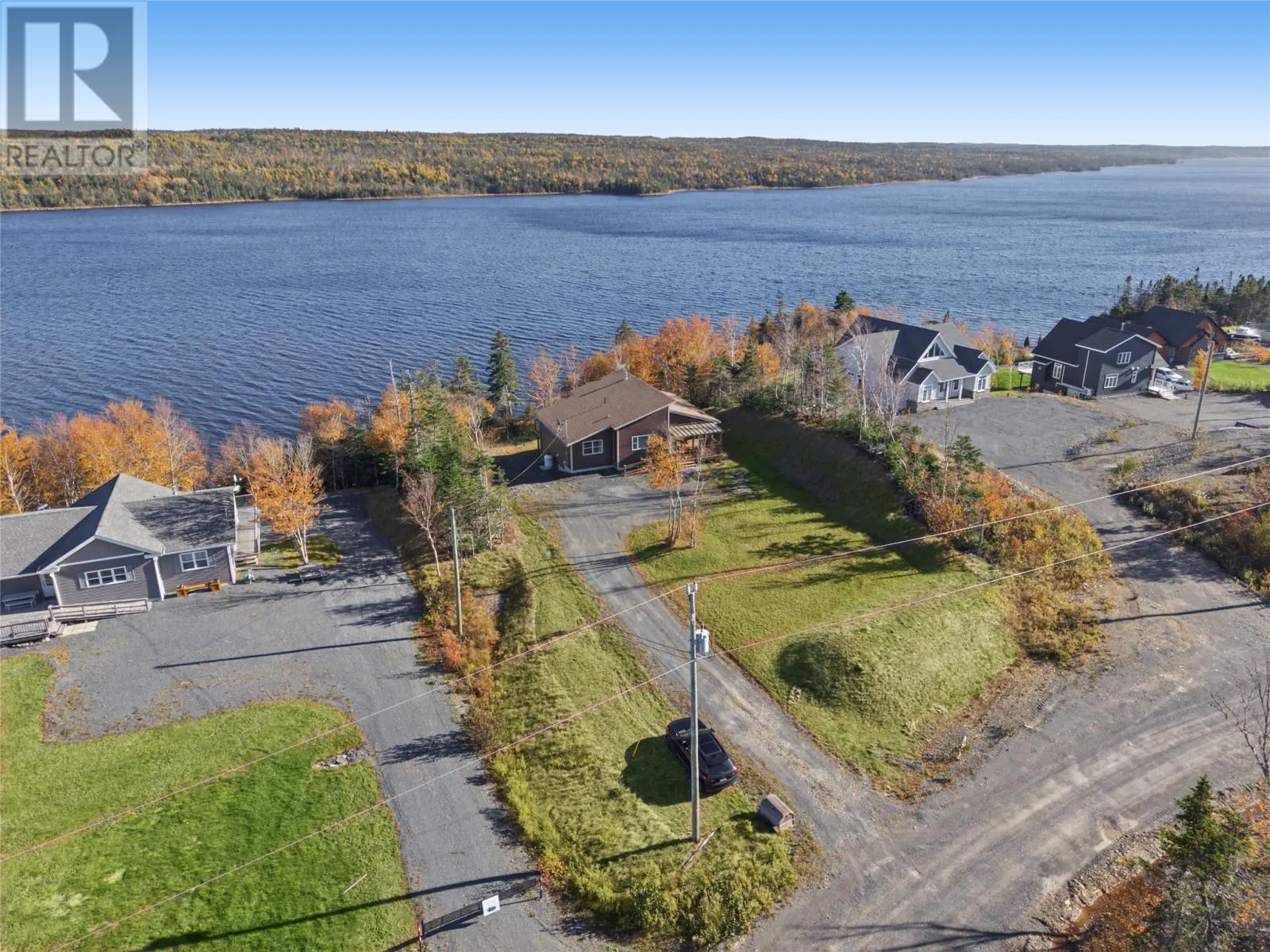 9 Lakeside Drive