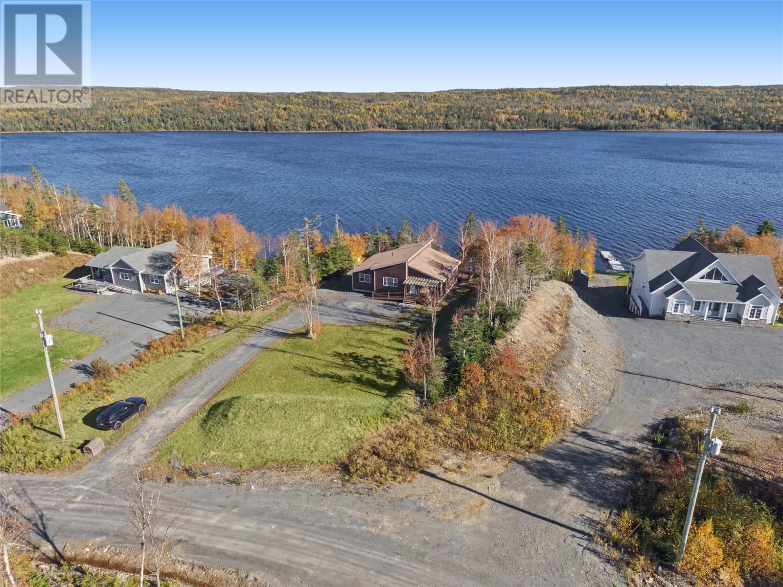 9 Lakeside Drive