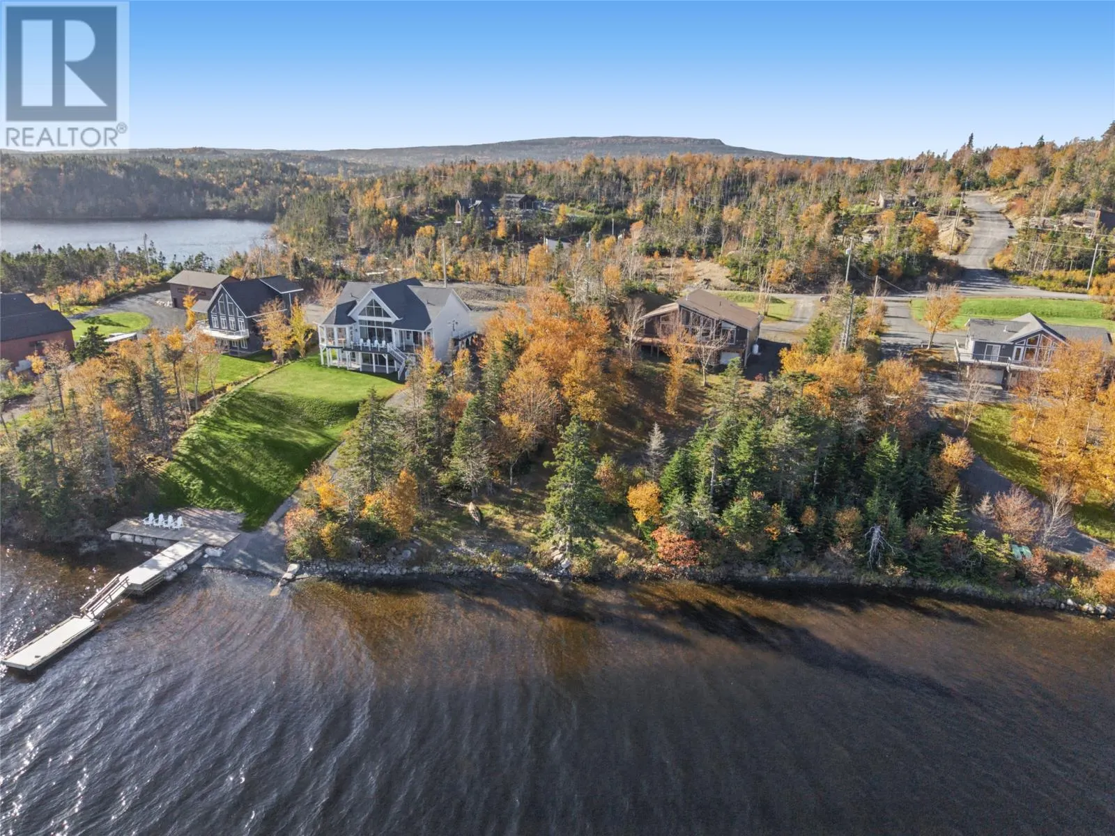 9 Lakeside Drive