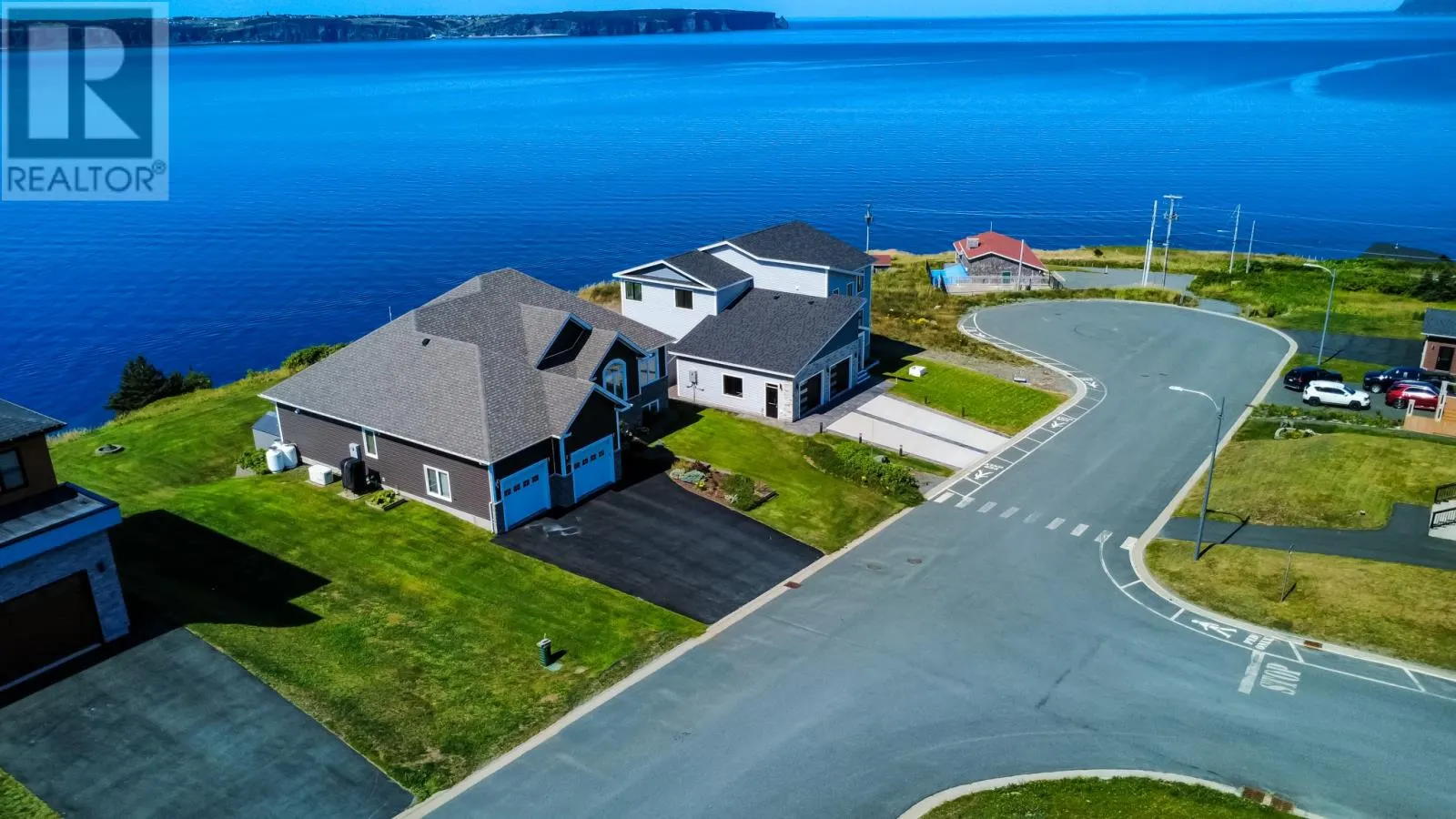 10 Ocean's Edge
