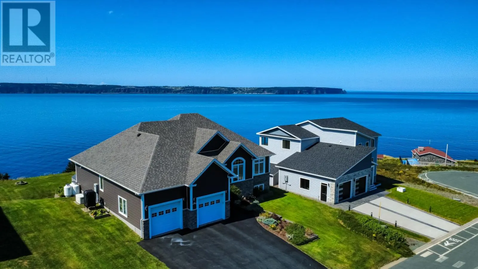 10 Ocean's Edge