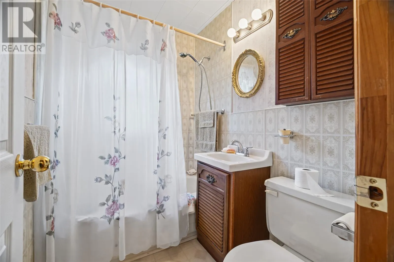 8 Tunis Court