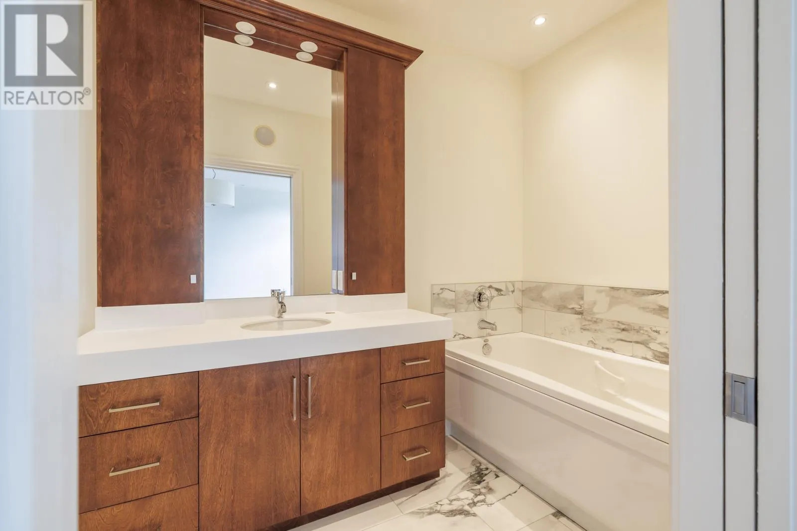 25 Bonaventure Avenue Unit#306 #306