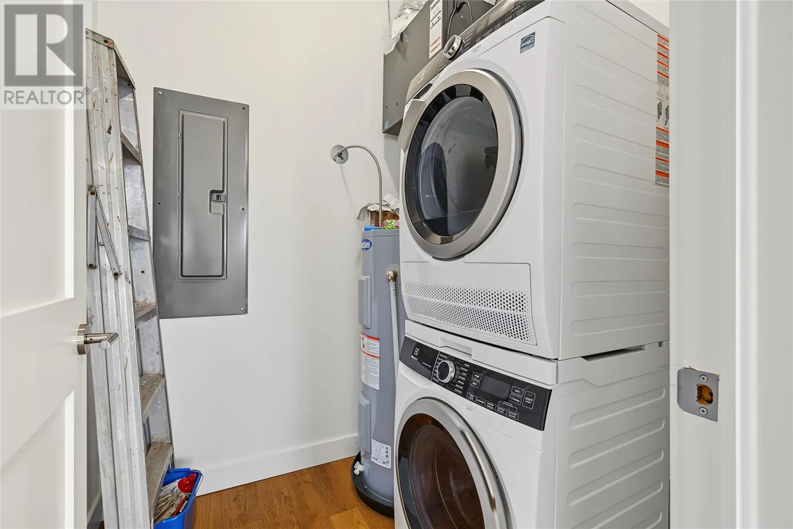 181 HAMILTON Avenue Unit#404 #404