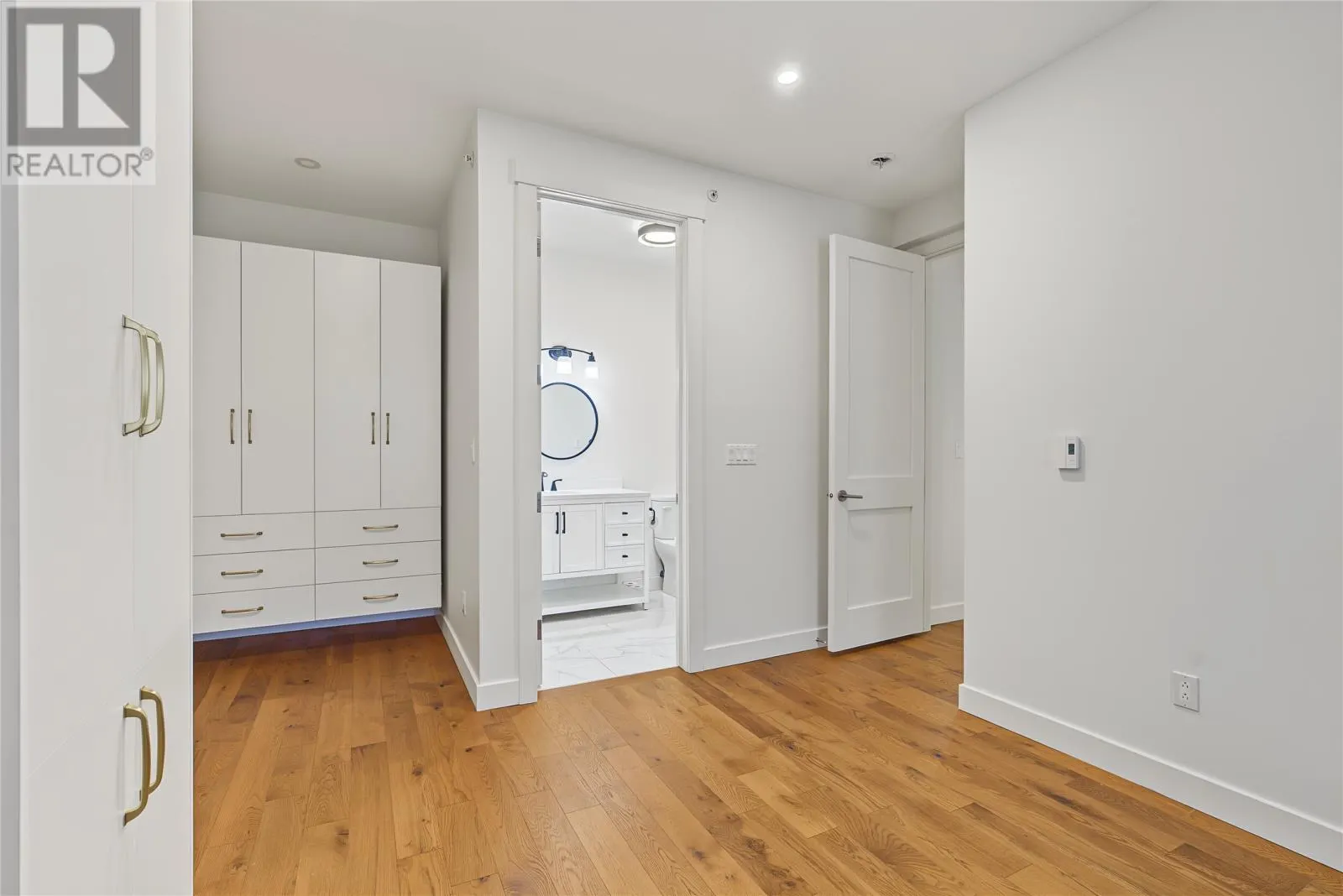 181 HAMILTON Avenue Unit#404 #404