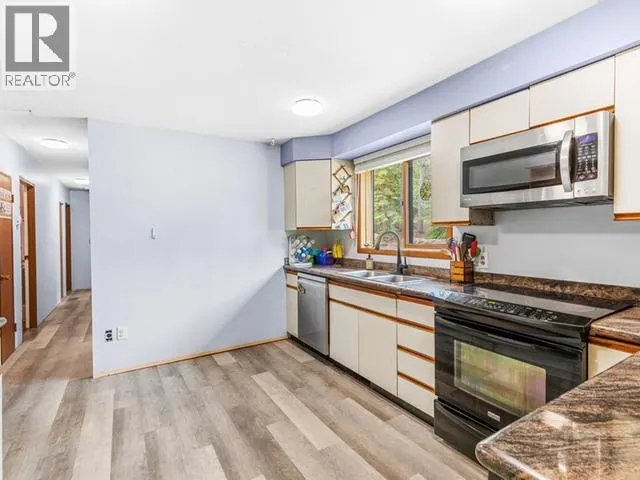 507 DEZADEASH ROAD