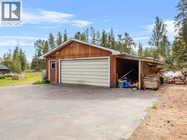 507 DEZADEASH ROAD