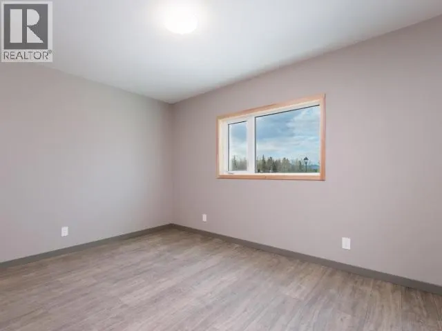 4 FLORA AVENUE