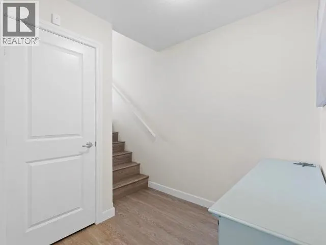 70 ISKOOT CRESCENT