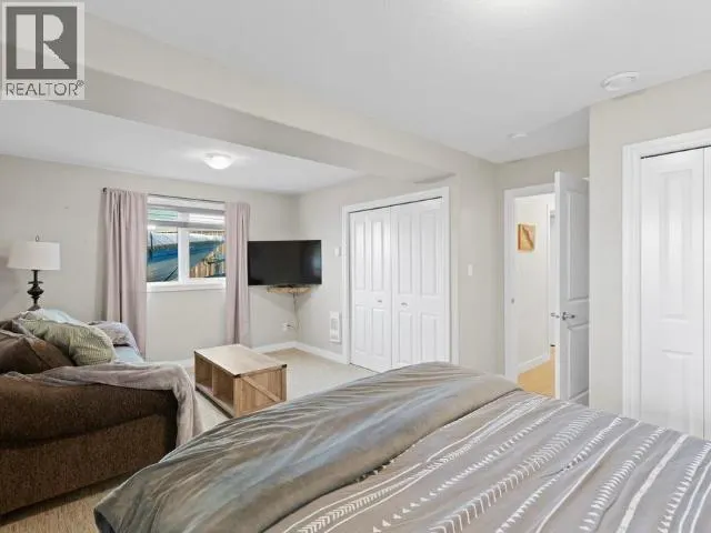 70 ISKOOT CRESCENT