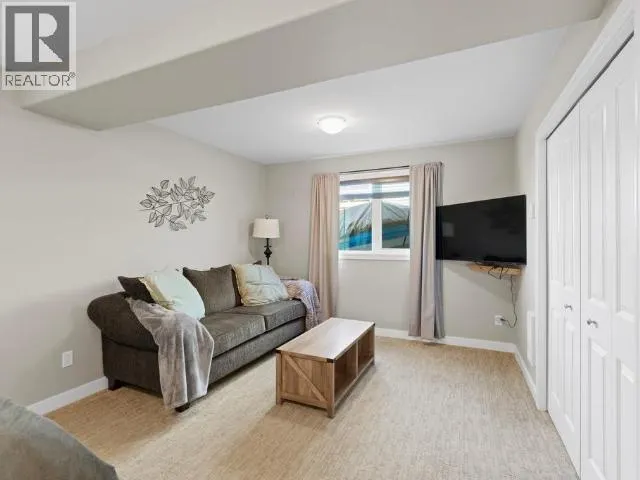 70 ISKOOT CRESCENT