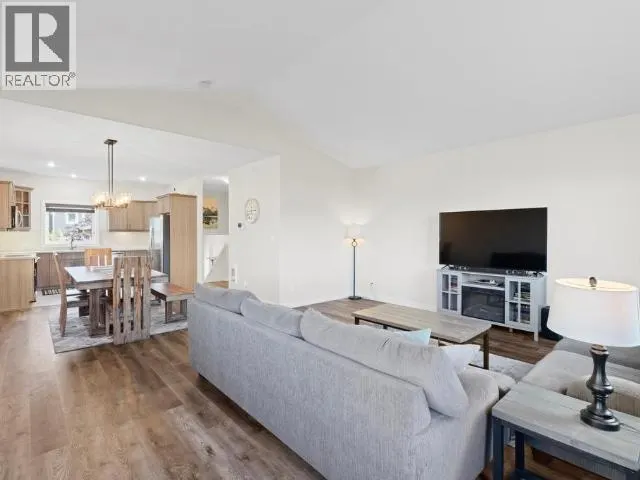 70 ISKOOT CRESCENT
