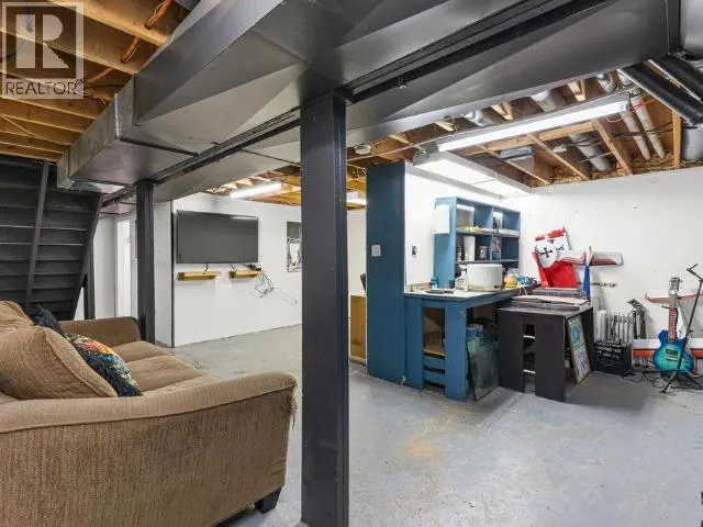 224 SQUANGA AVE