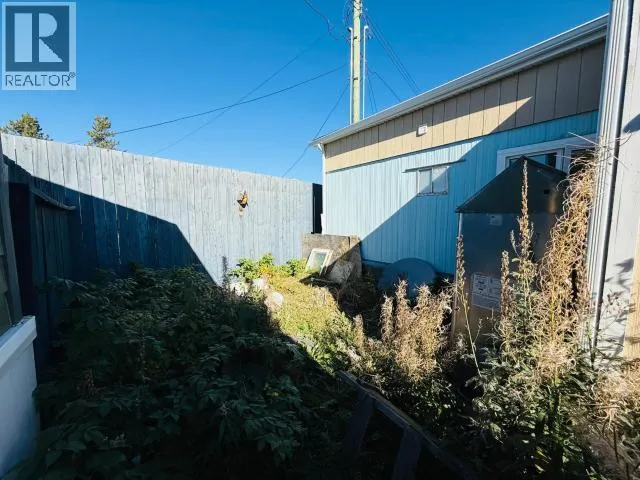 27-833 RANGE ROAD